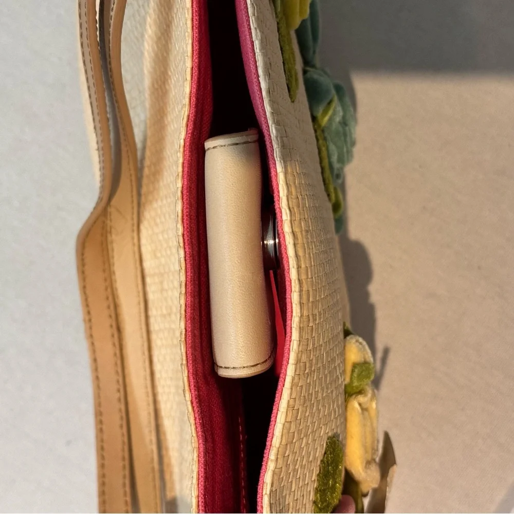 Fossil Forever Cottagecore Straw tote with Velvet flowers new - Picture 7 of 7